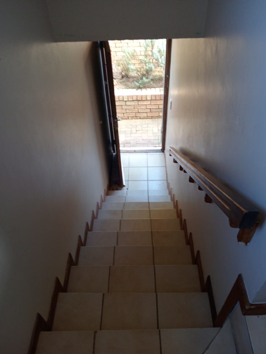 To Let 2 Bedroom Property for Rent in Wavecrest Eastern Cape